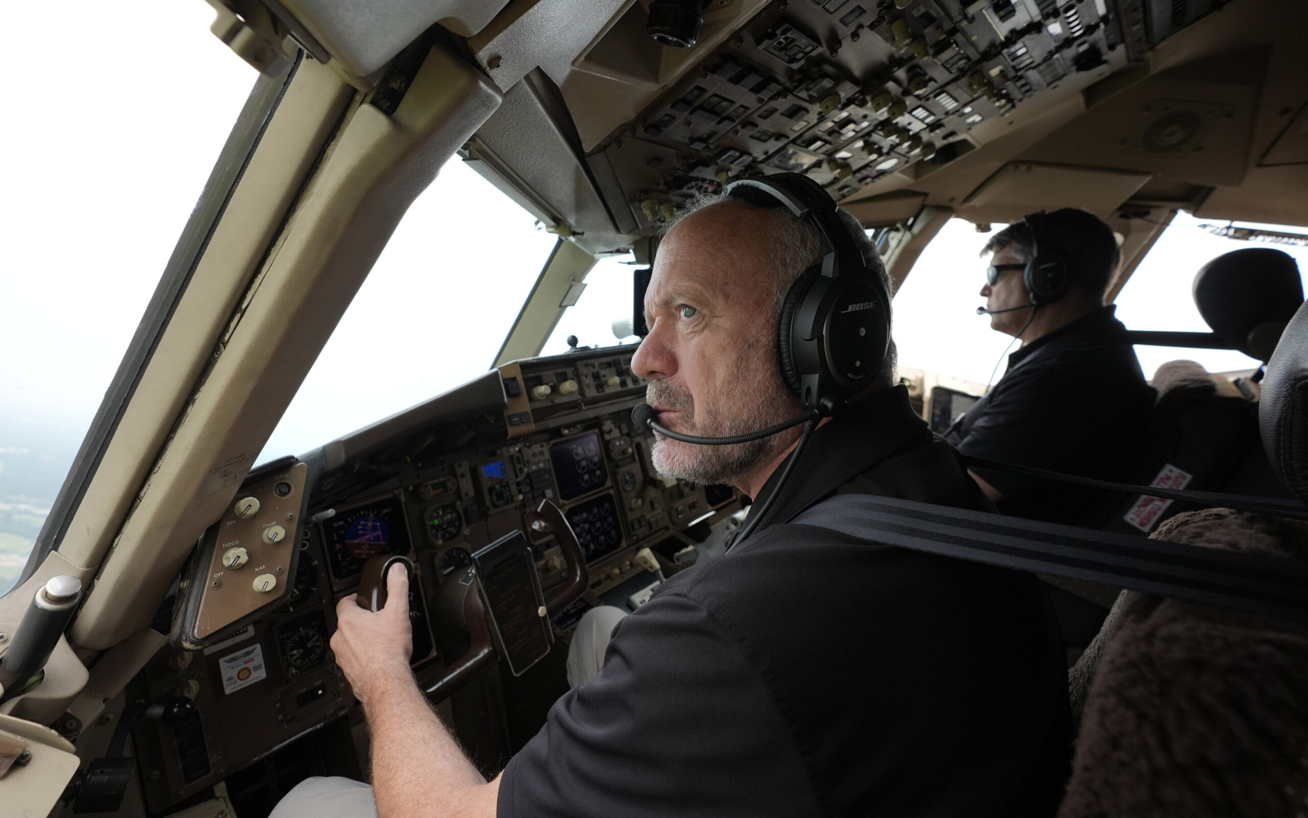 Could a cockpit warning system prevent close calls between planes at US airports?