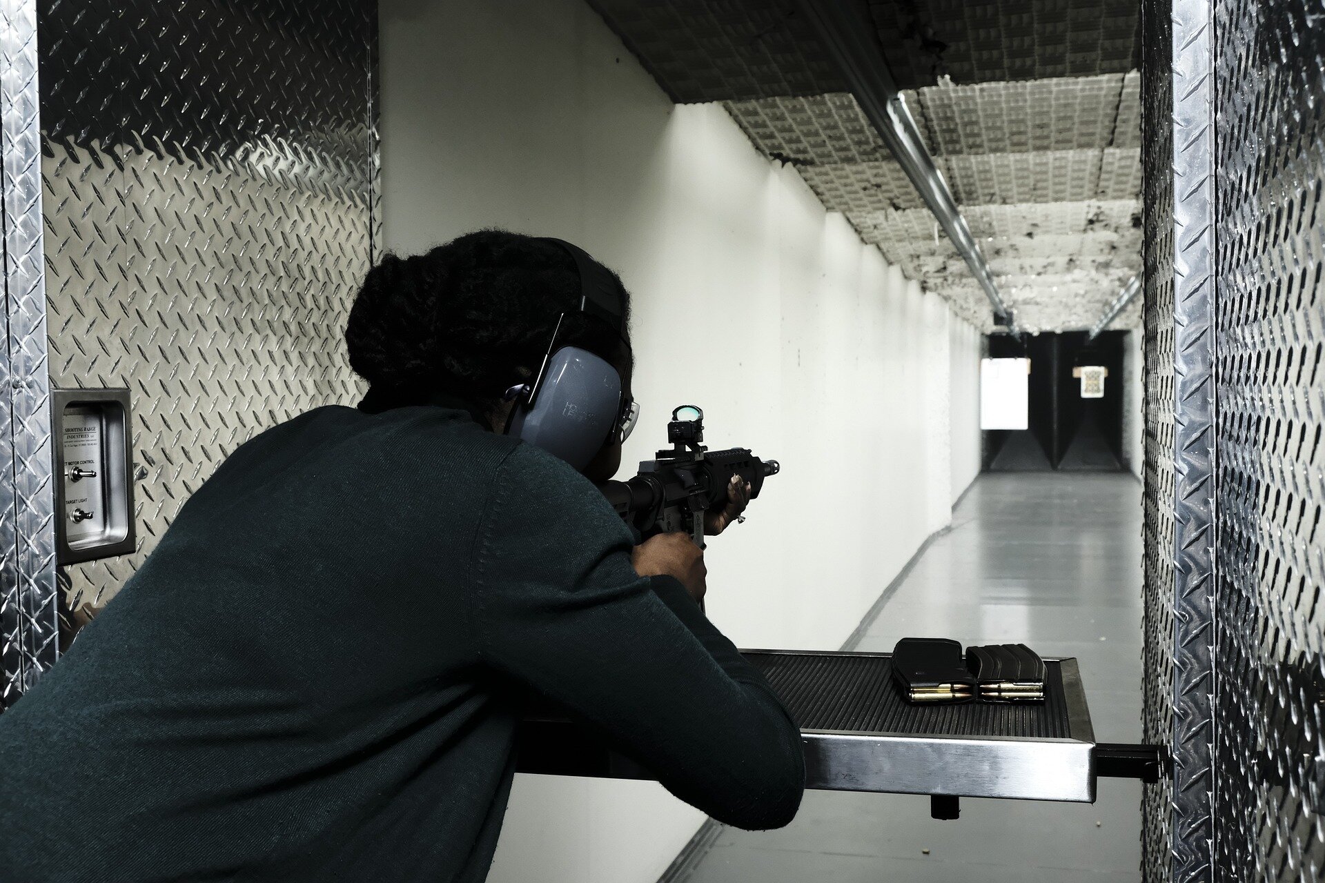 Virtual reality as a reliable shooting performance-tracking tool